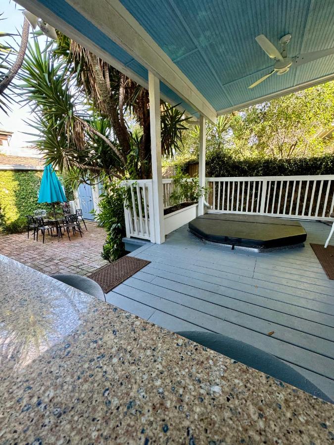 Palm Suite - Beach View